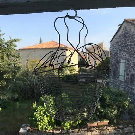 Du Paradis Bleu Saint-Andre-de-Cruzieres